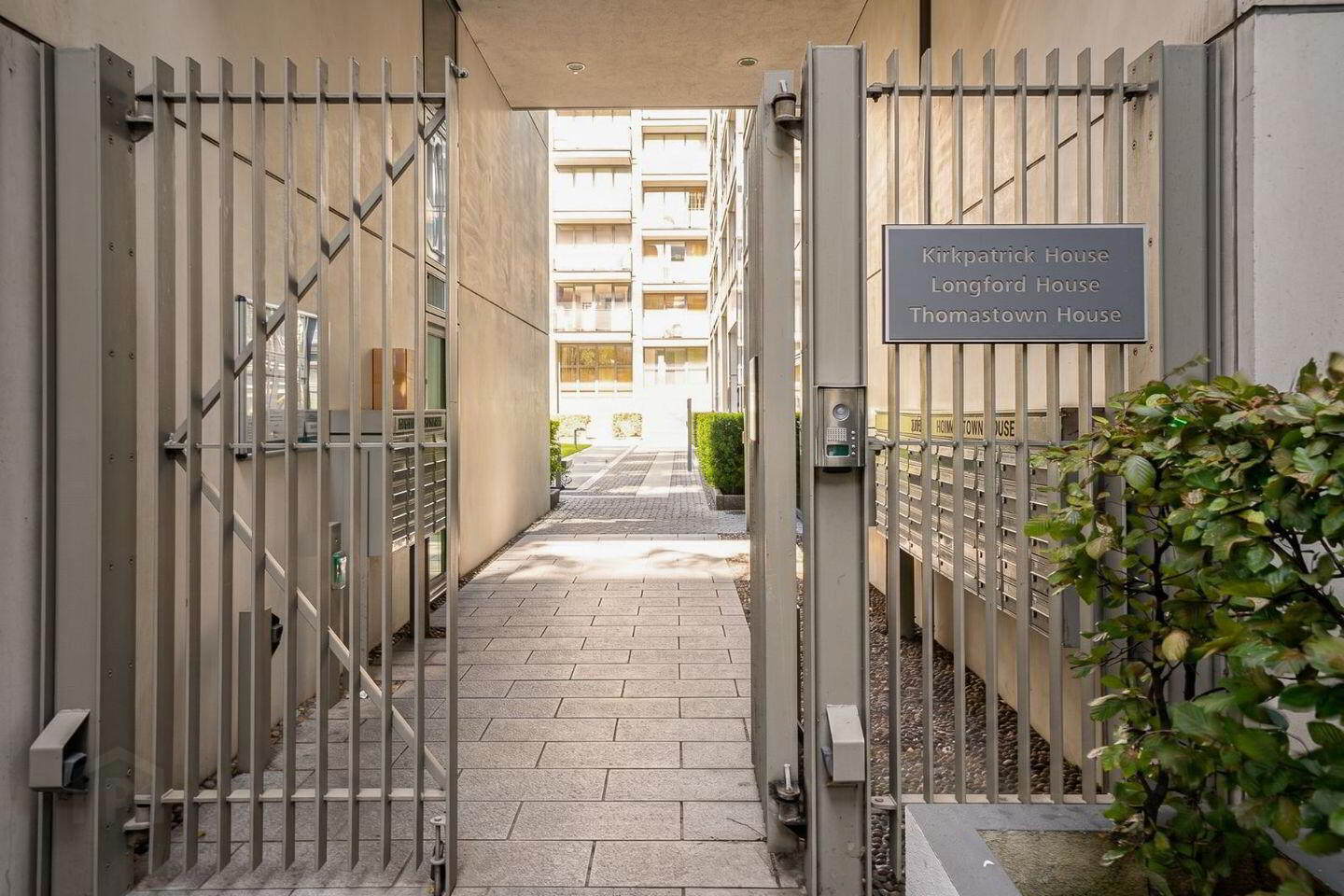 Apartment 22 Kirkpatrick House IFSC 2 of 21