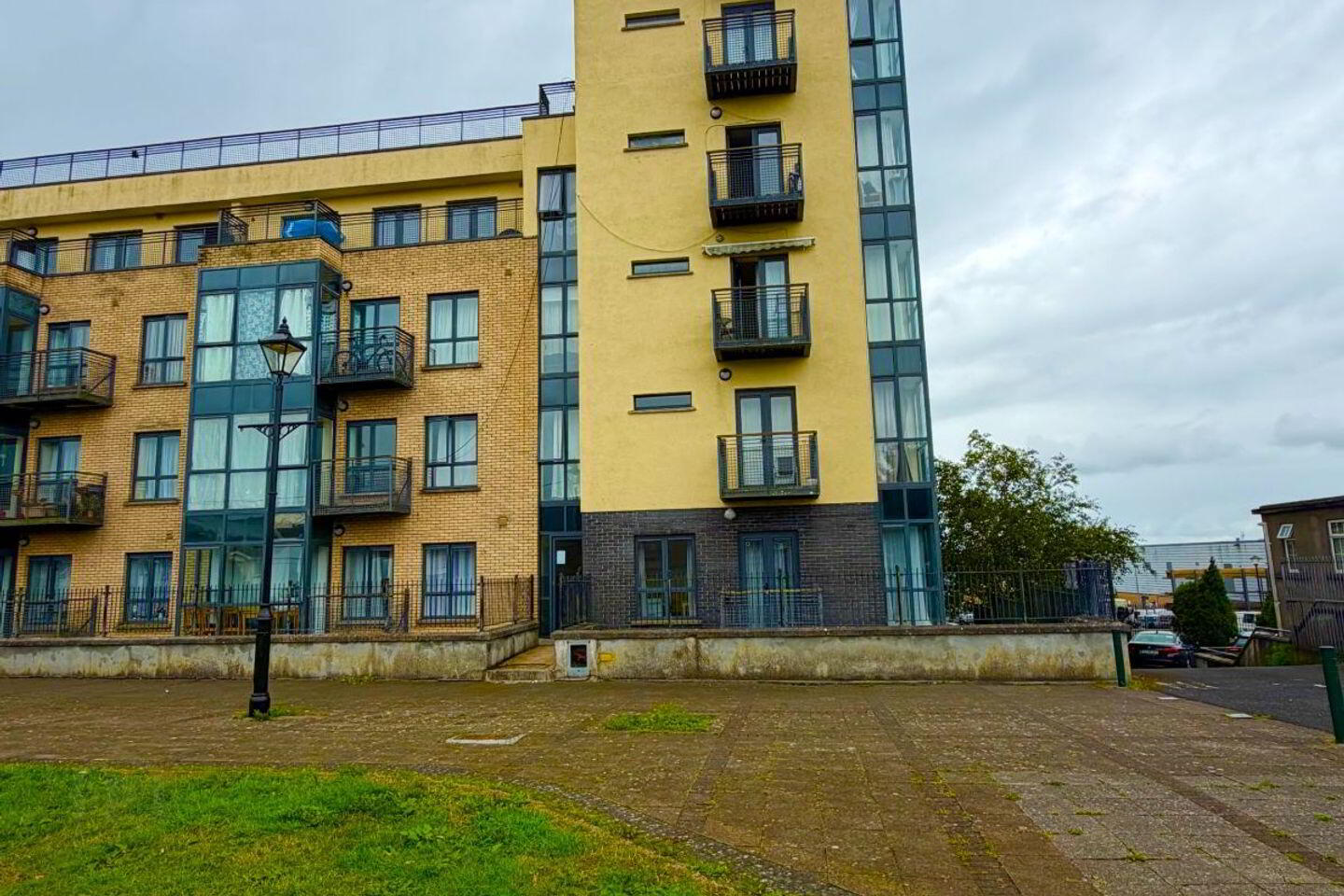 Apartment 19 Harbour Point 1 of 20