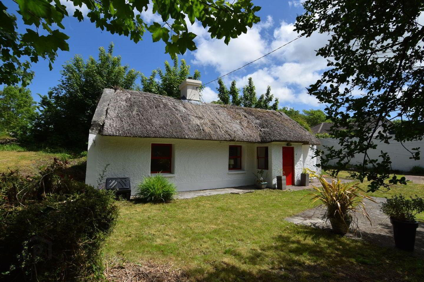 Rose Thatch Cottage 2 of 32