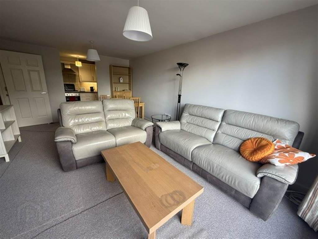 Apt 4, 152 Malone Avenue 2 of 11