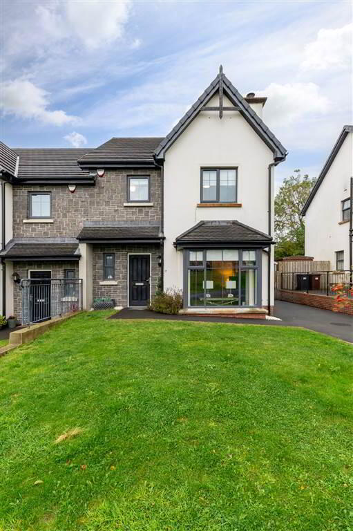 17 Bracken Hill Square 2 of 41