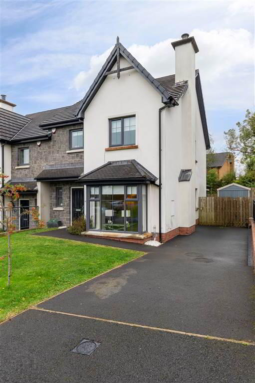 17 Bracken Hill Square 3 of 41