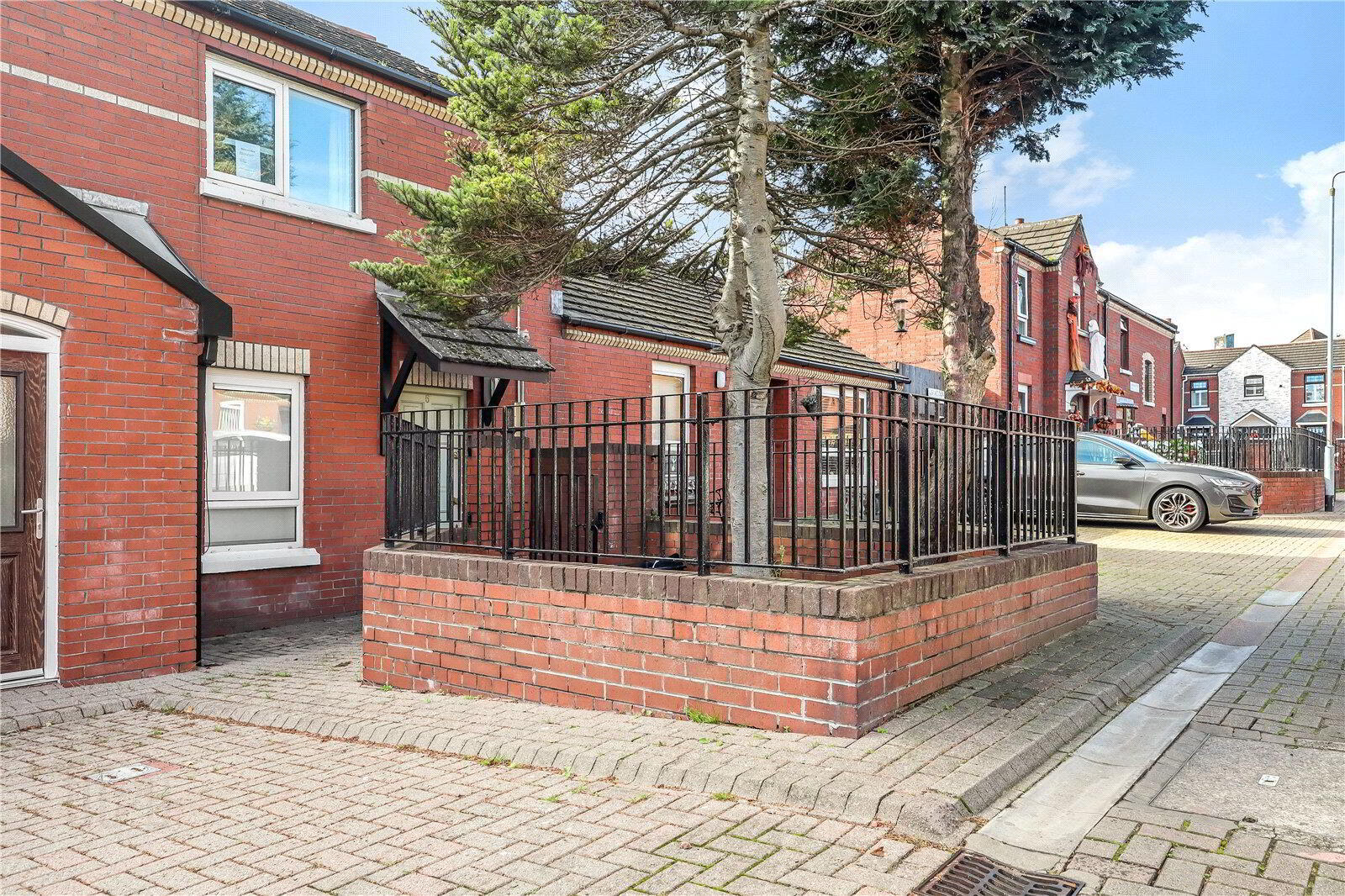 5 Lisfaddan Place 1 of 8