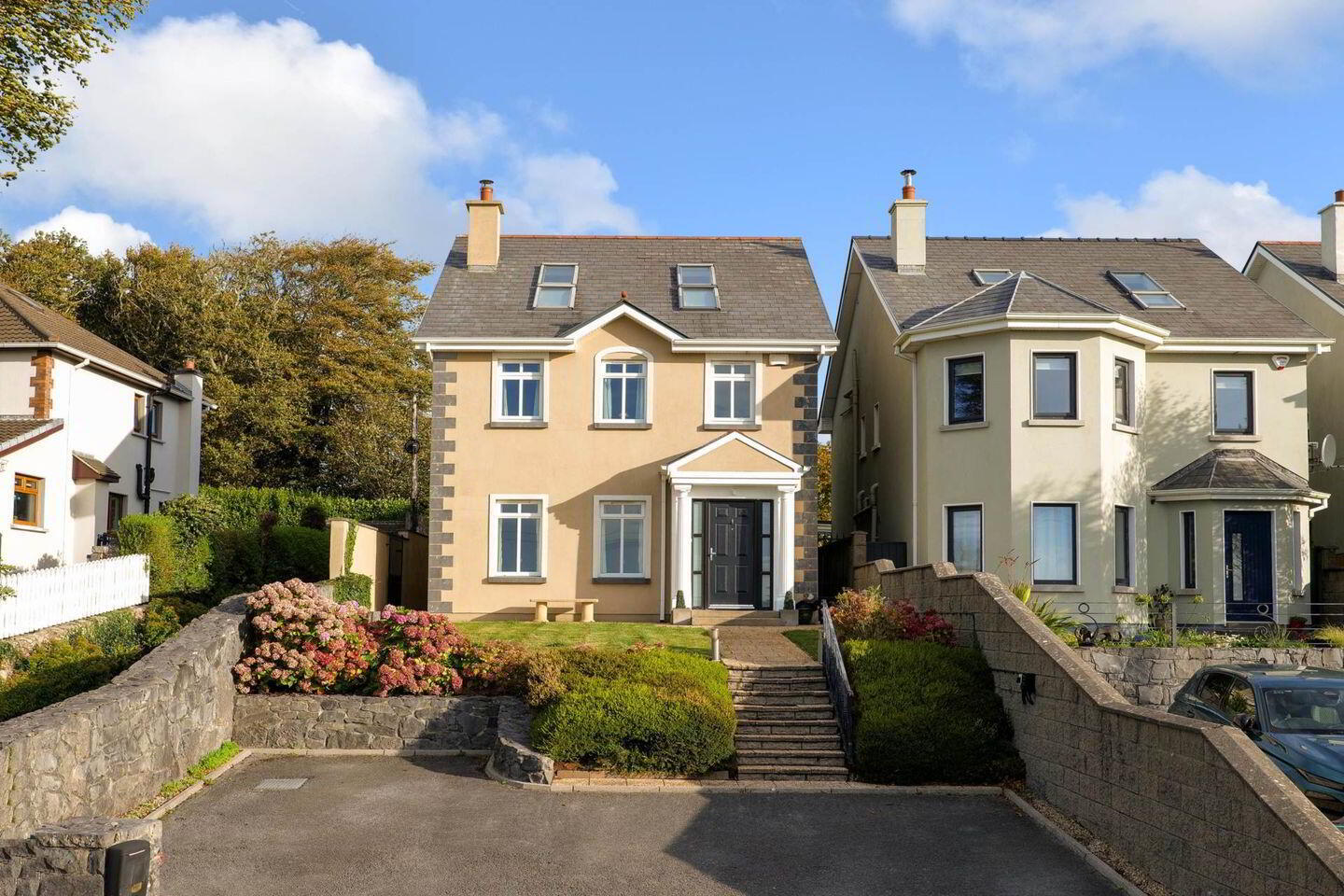 Cois Cuan 1 of 34