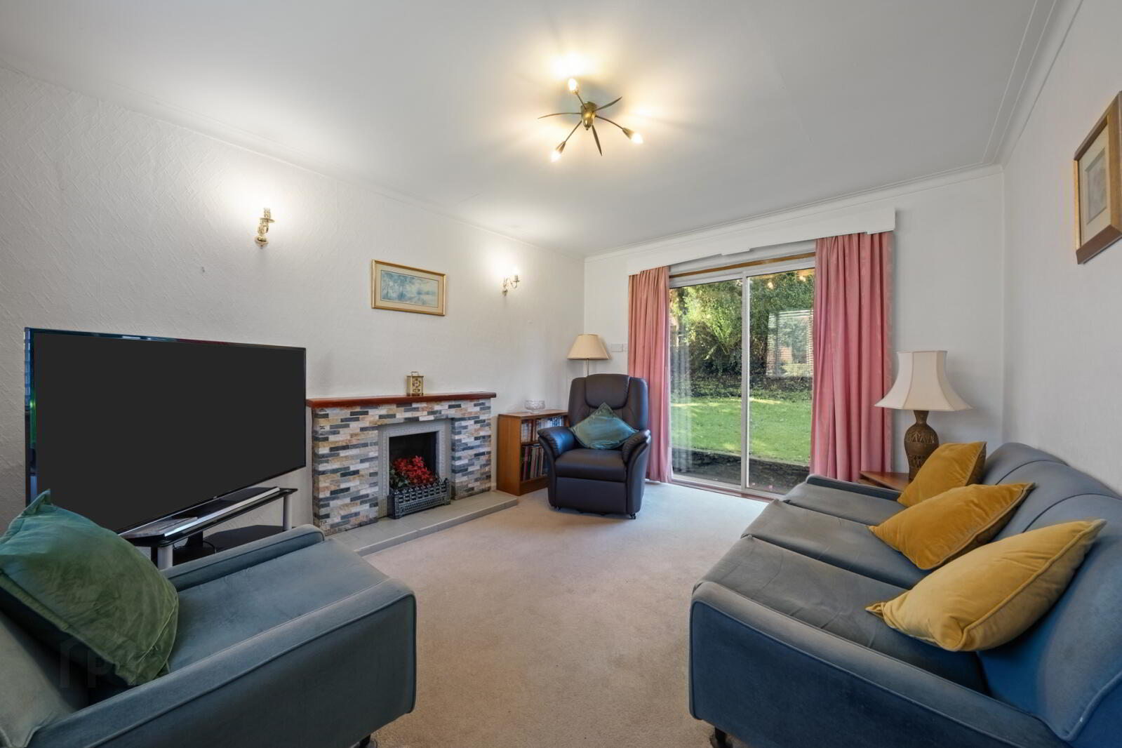 39 Bladon Drive 3 of 21