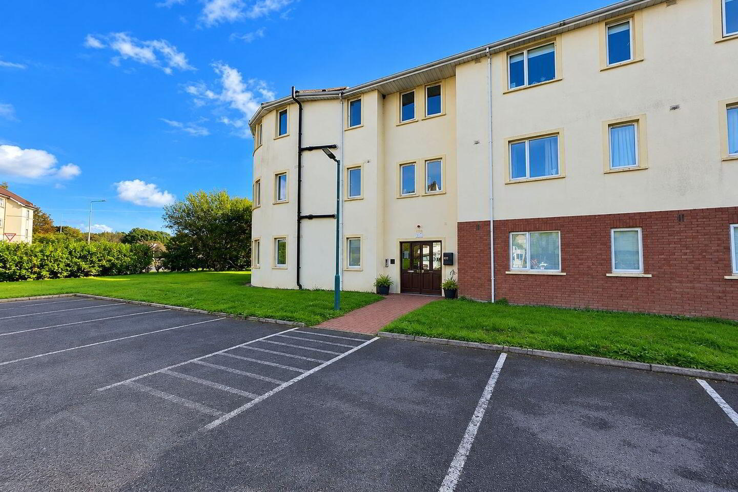 Apartment 29 Bridle Walk 2 of 16