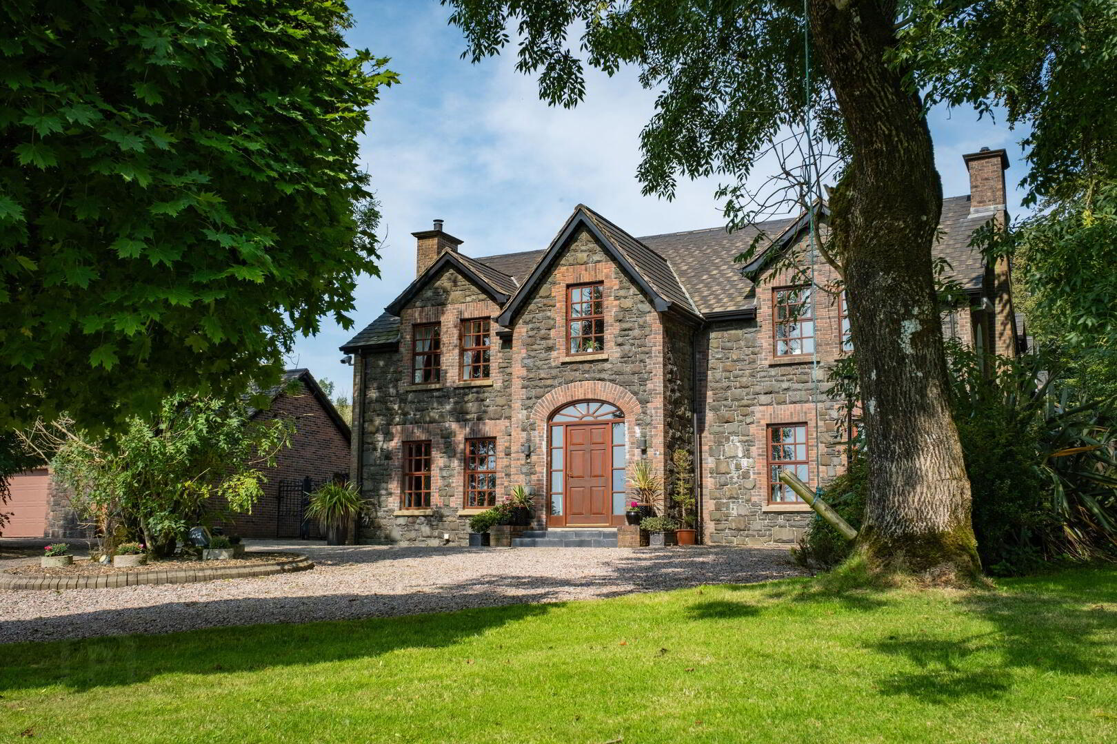 The Brae, 12 Glenhead Road 2 of 52