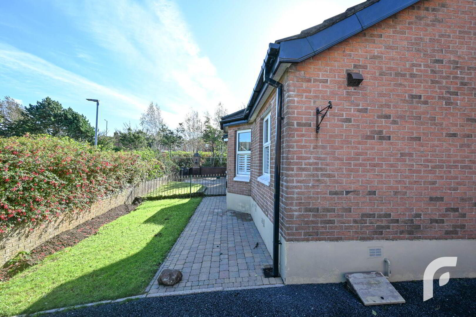 15 Mayfield Village 3 of 30