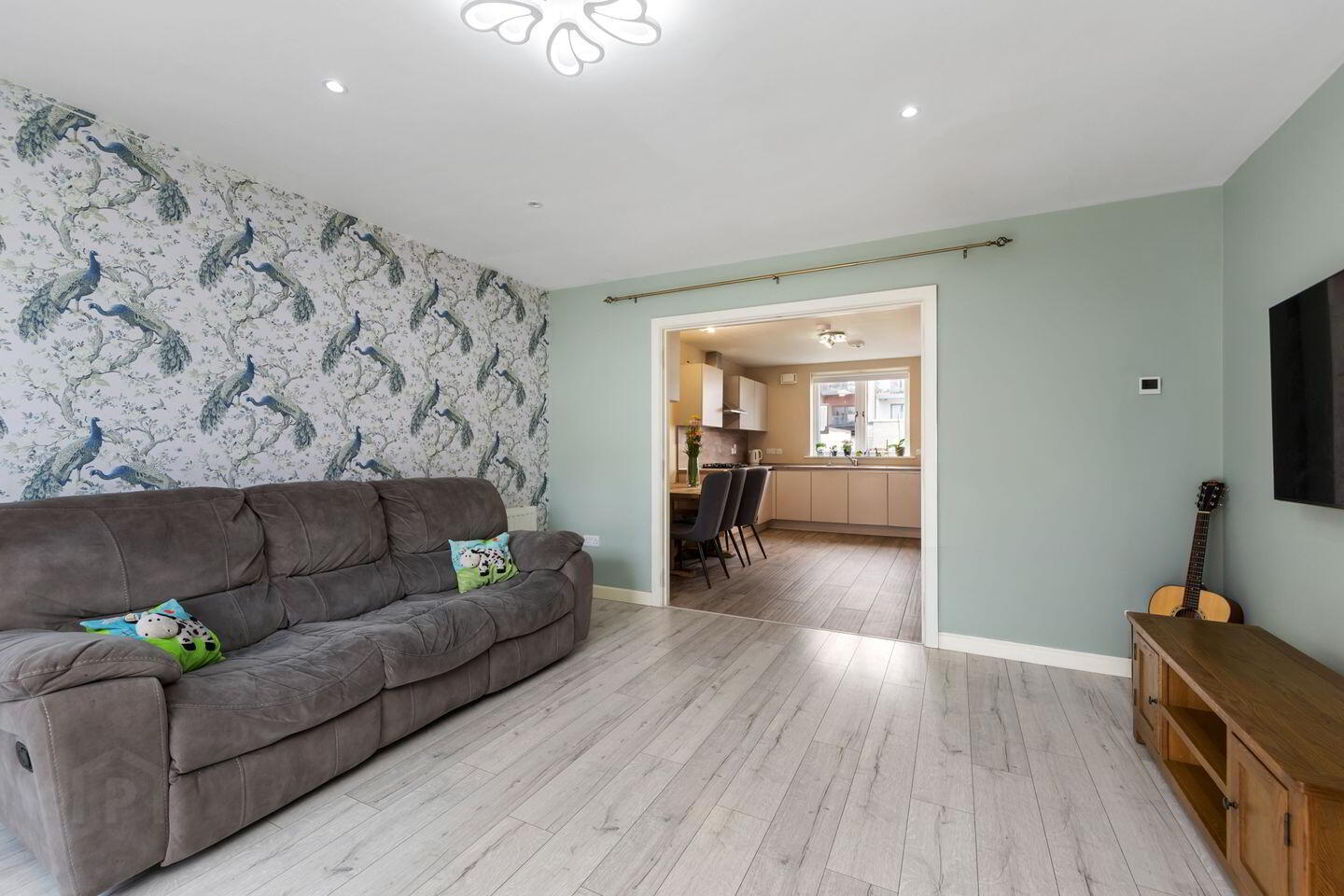 1 St. Helen's Court 2 of 16