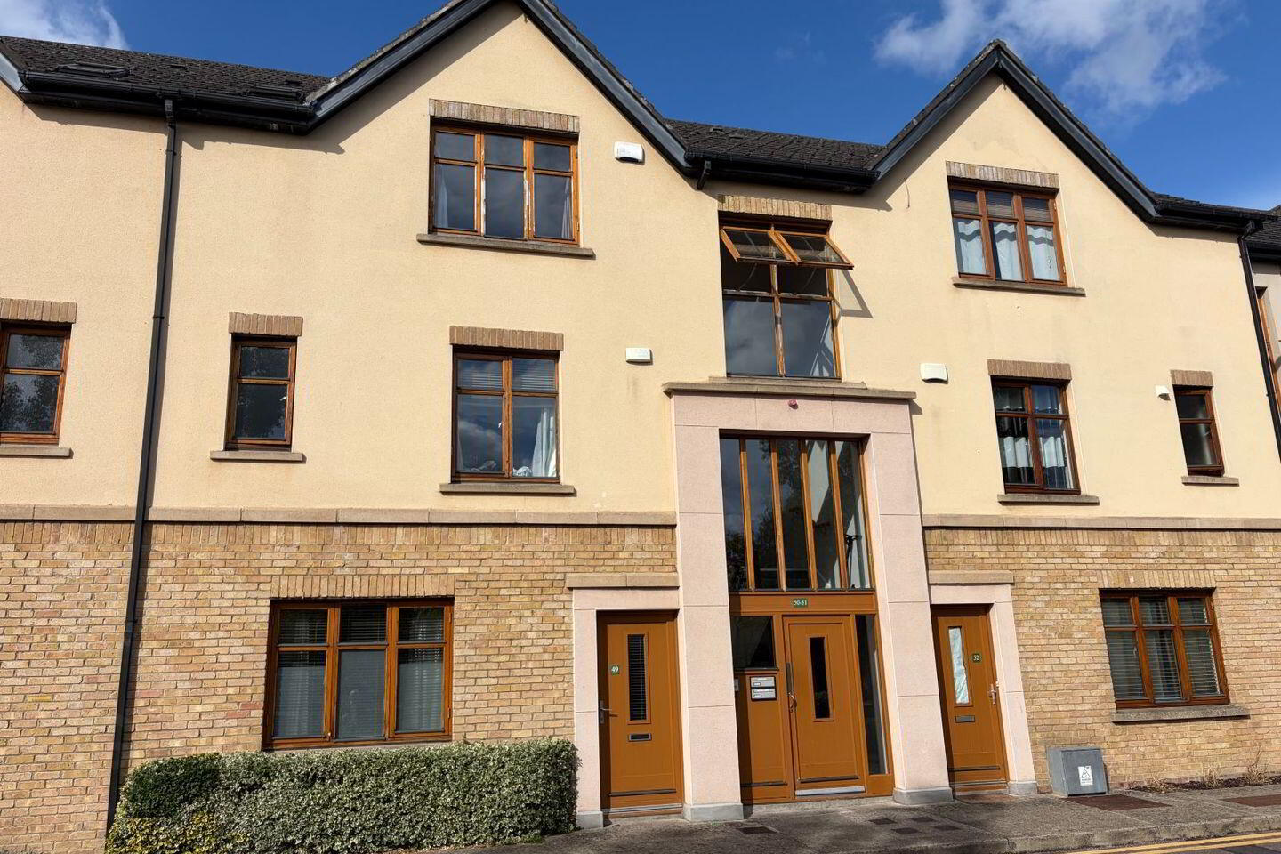 50 Woodbrook Square 2 of 20