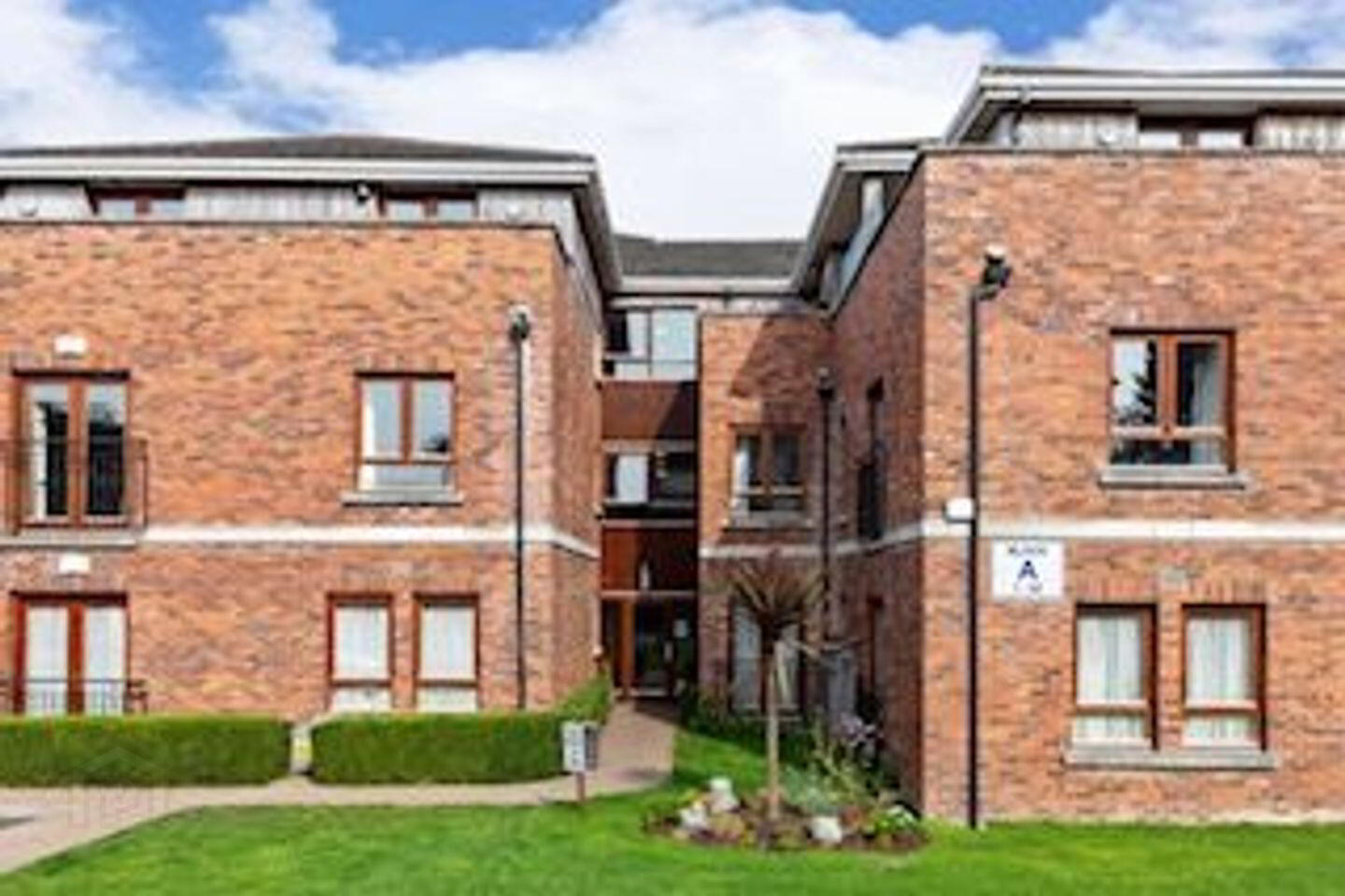 Apartment 11 Block A Altamont Hall 2 of 12