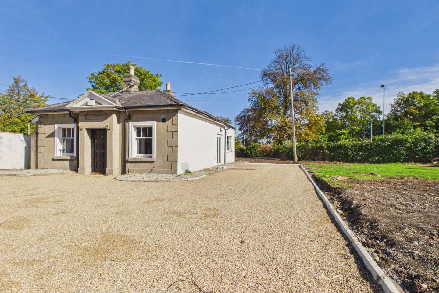 Dunedin, 20 Monkstown Avenue 2 of 19