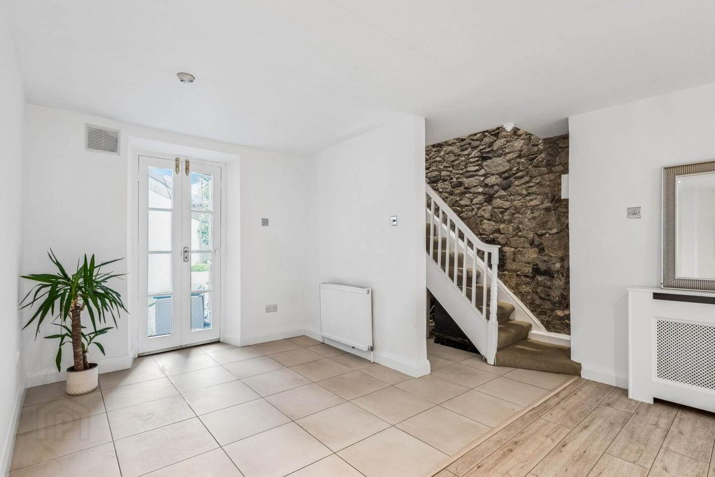 25 Bath Street 3 of 20