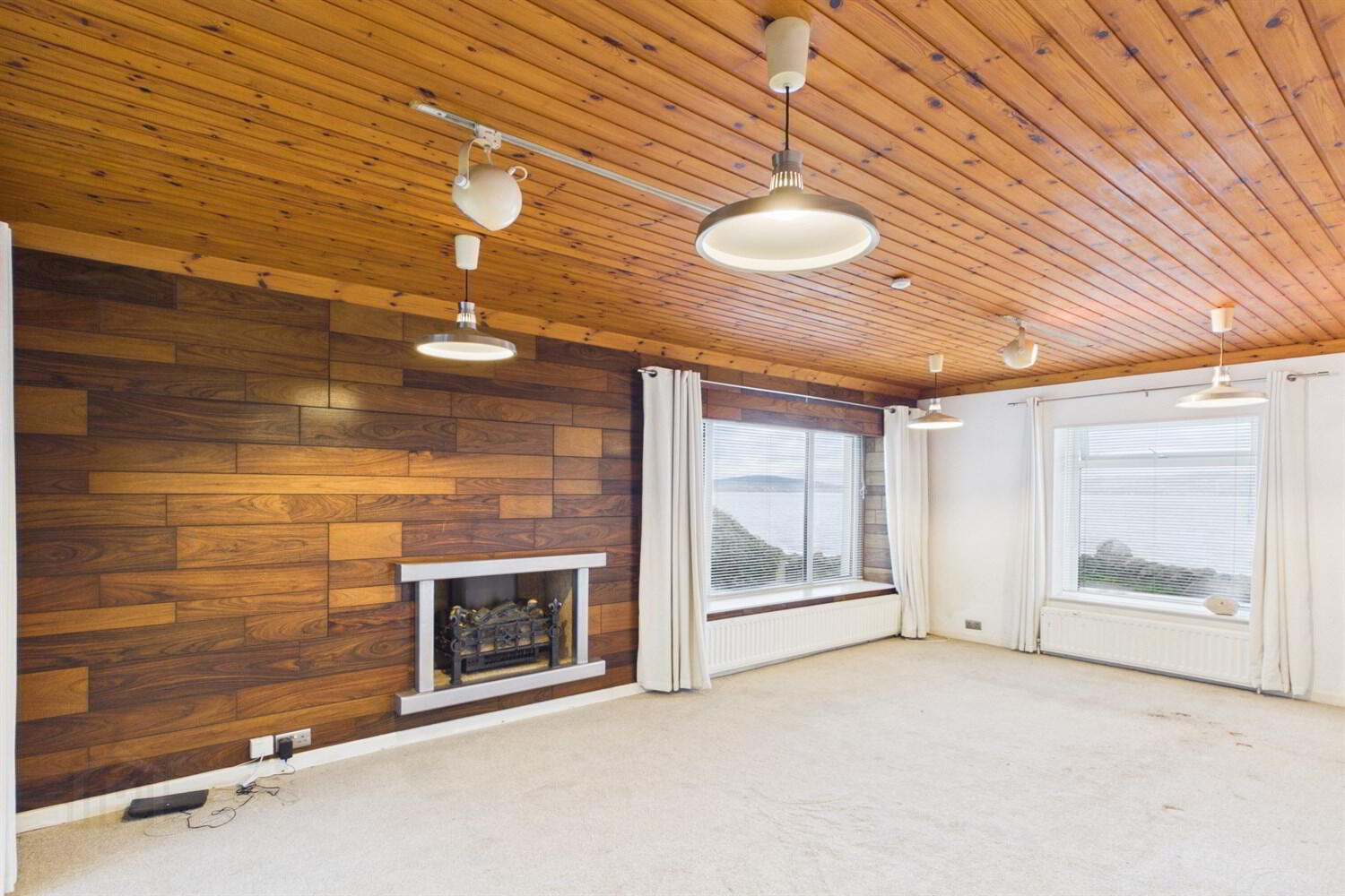 Apt 1 Pier House, 1 Seafront Road 2 of 8