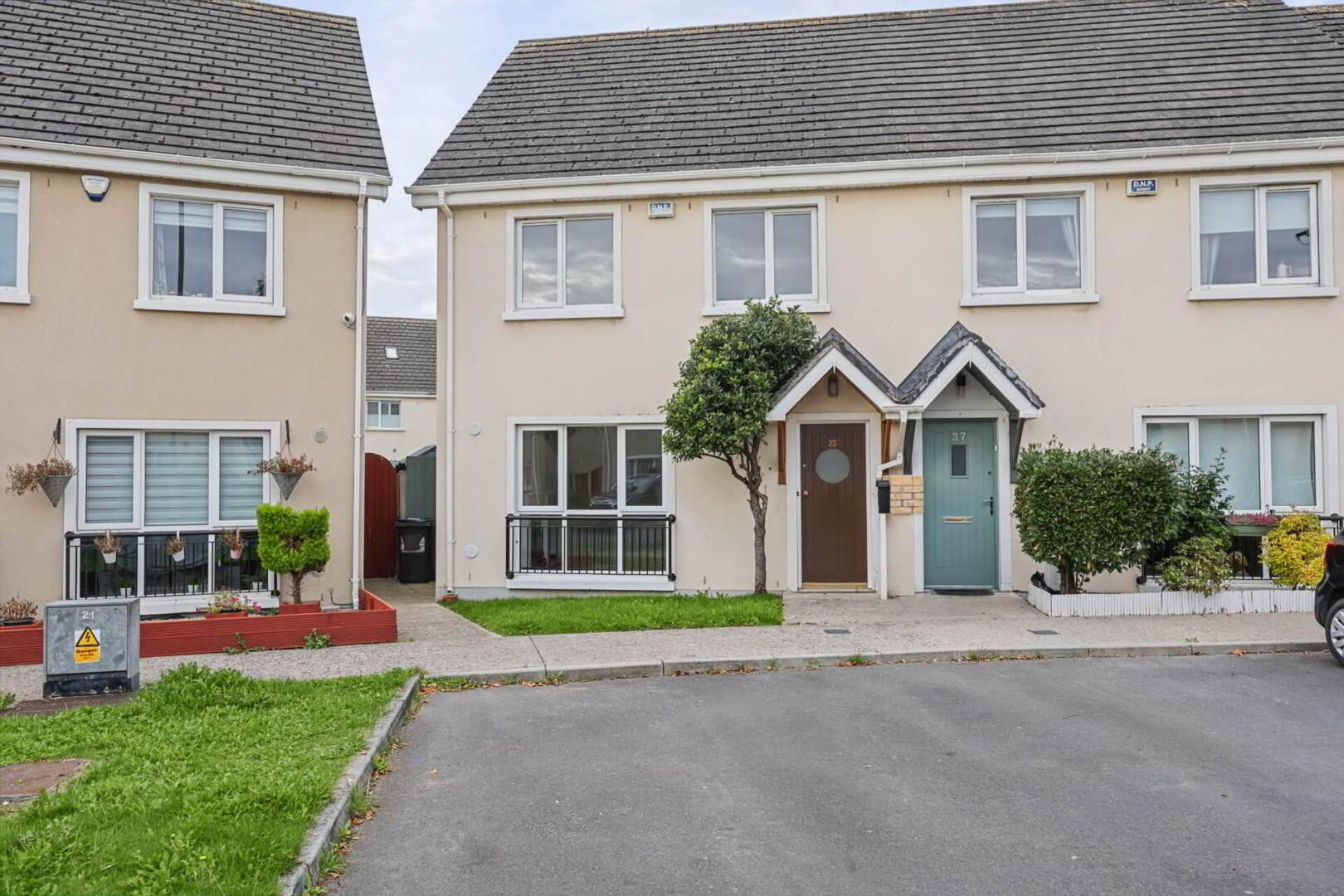 35 Chapel Farm Avenue 1 of 19