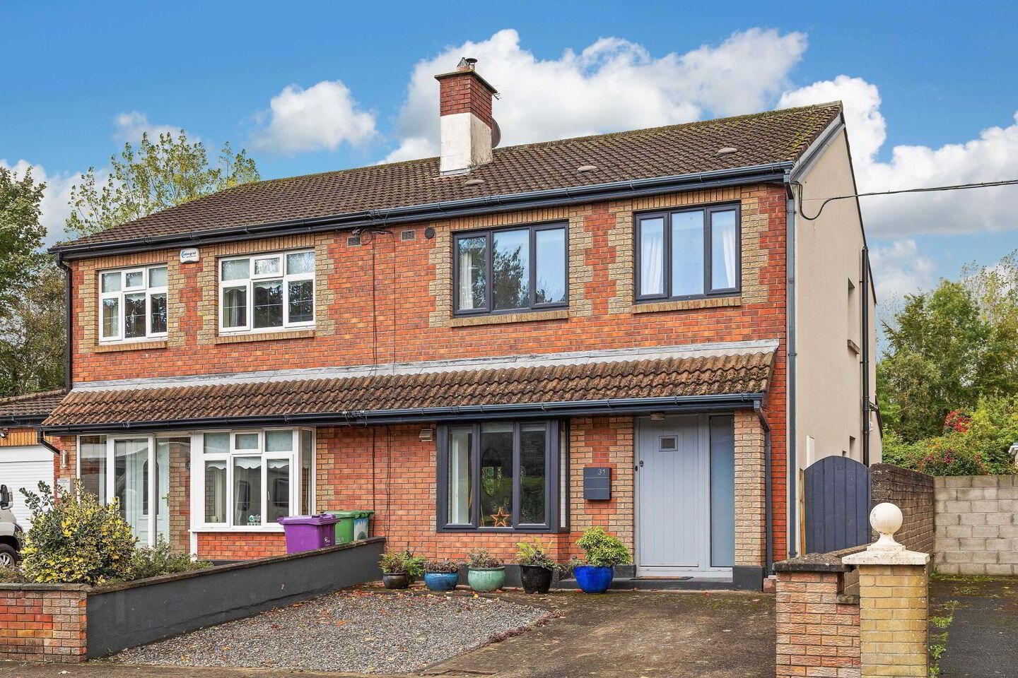 31 Castle Grove 1 of 13