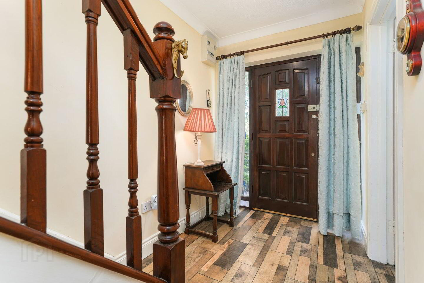 5 Aldermere View 2 of 28