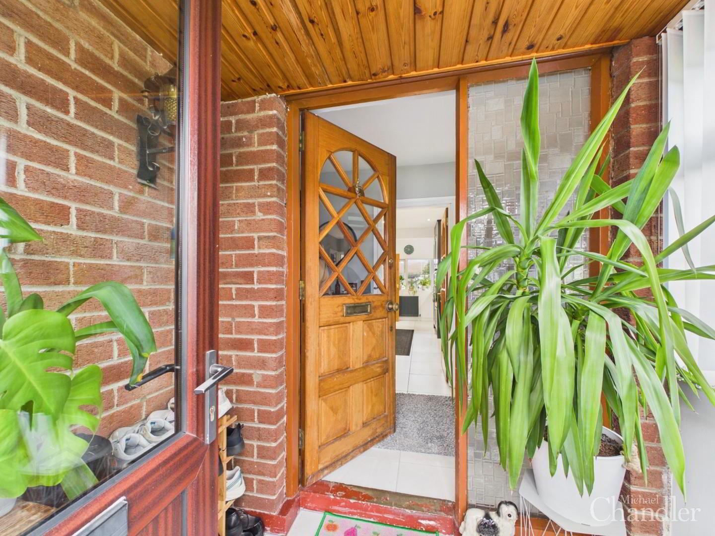 9 Hollygate Park 2 of 20