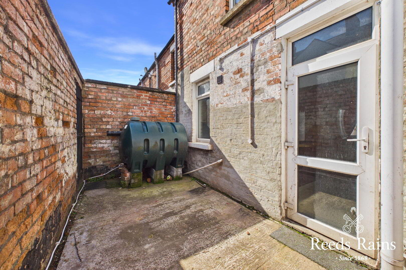 2 Daphne Street 16 of 17