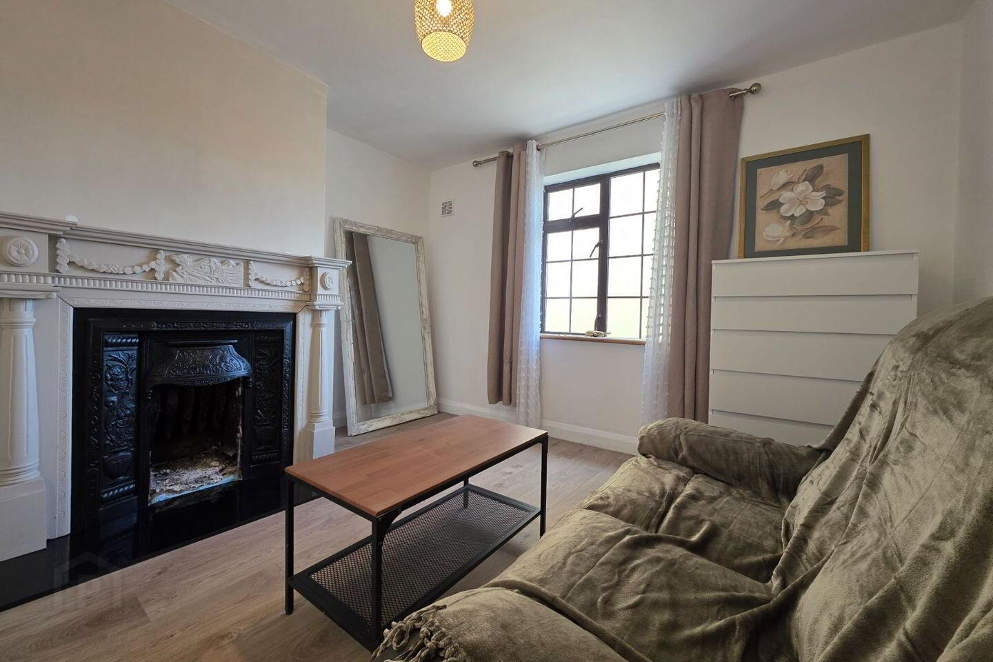 37 Gallowsfield Estate 2 of 26