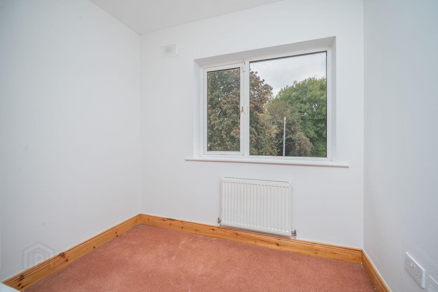 33a Tymon Crescent 15 of 16