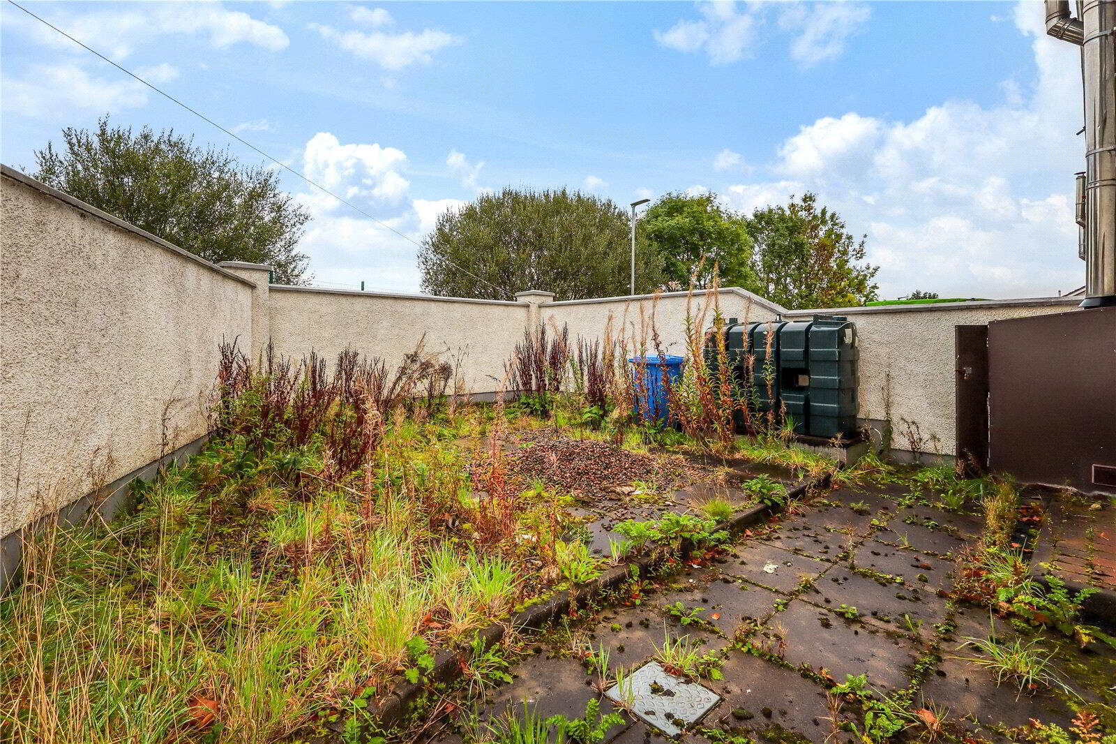 10 Clonmore Gardens 13 of 13
