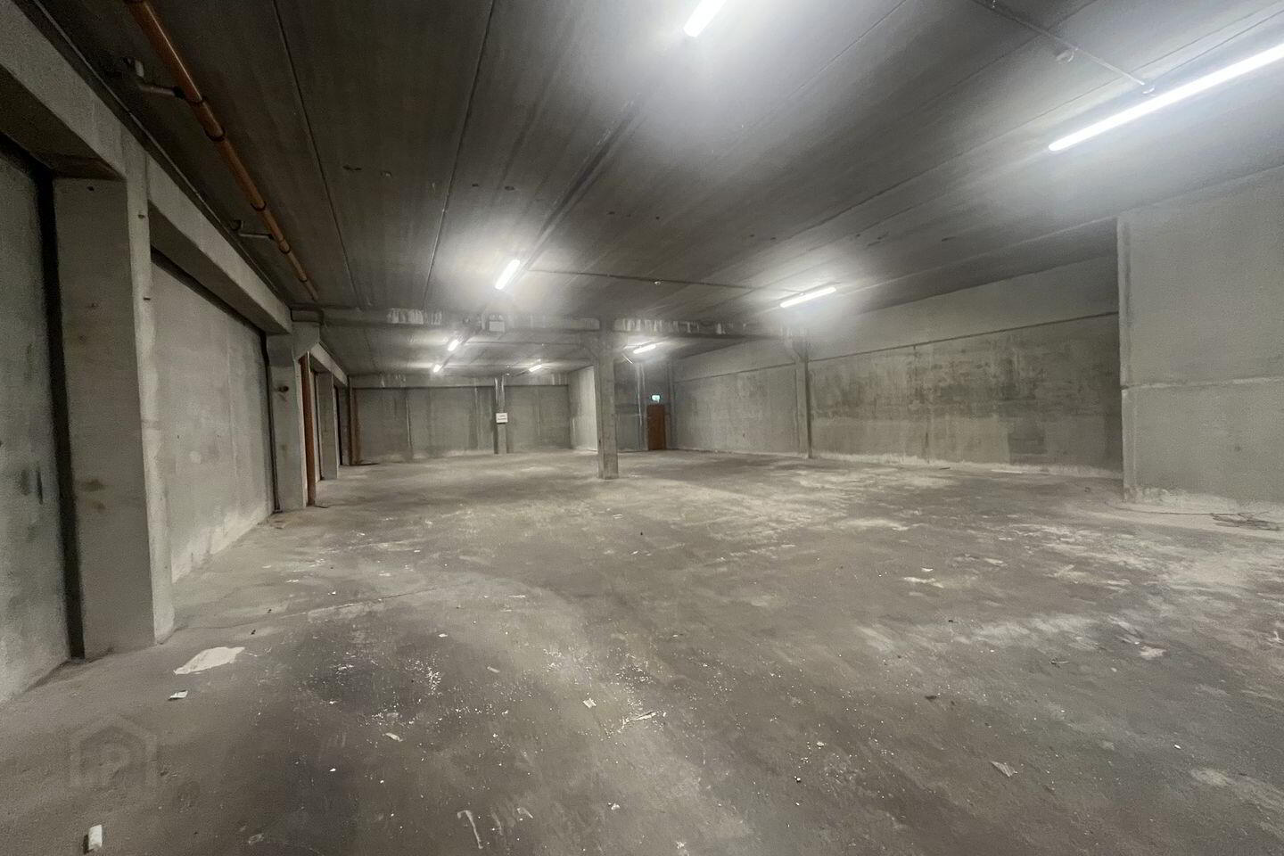 Unit 13, Lakeside Retail Park 6 of 6