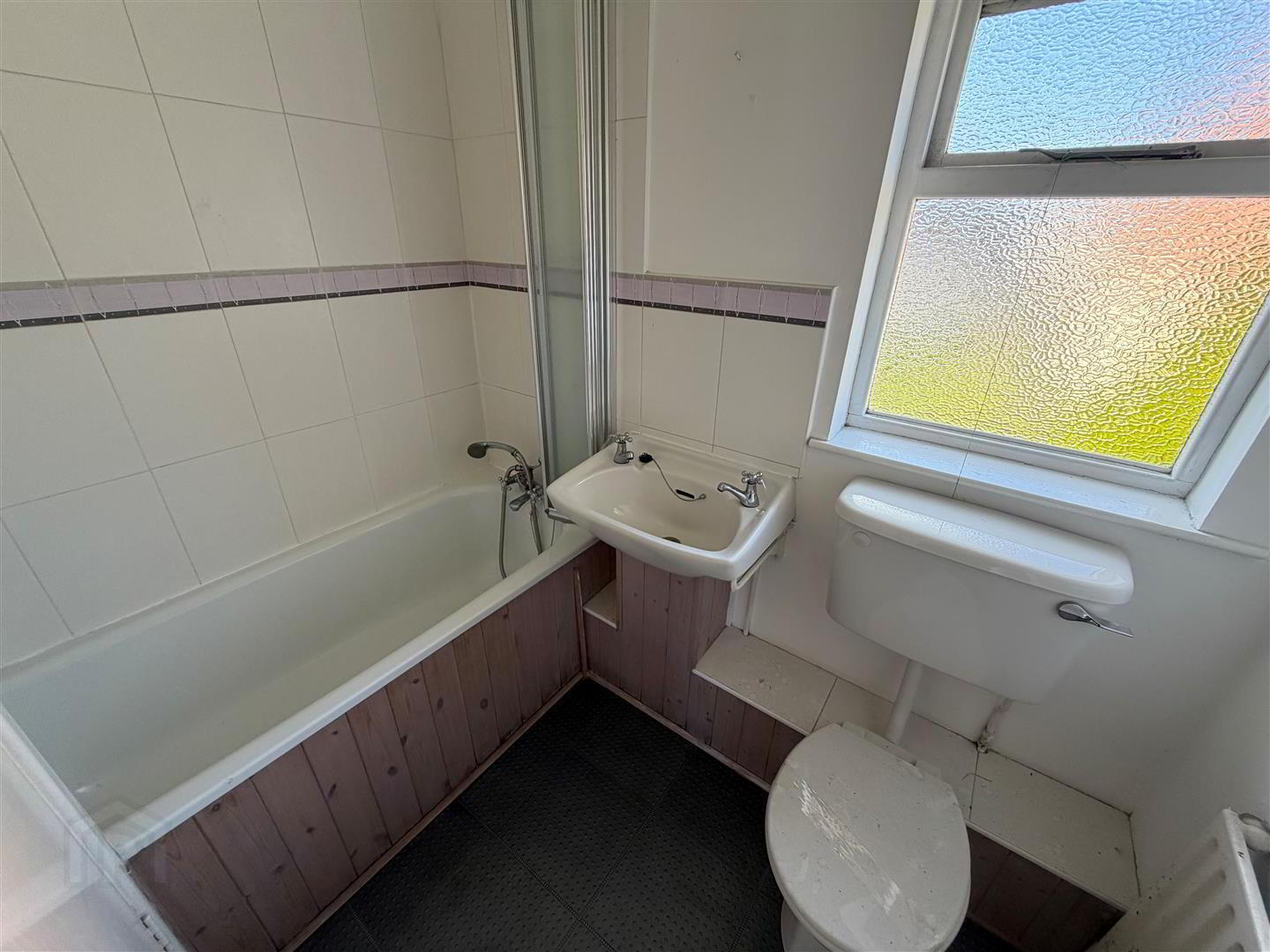 30 Clandeboye Road 8 of 9