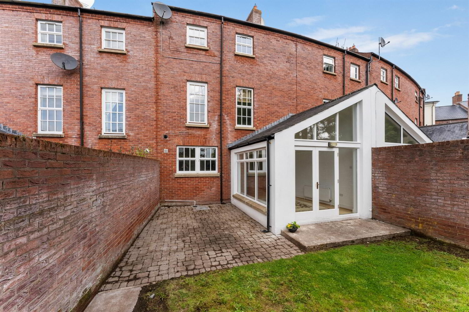 11 Kilwarlin Crescent 16 of 16
