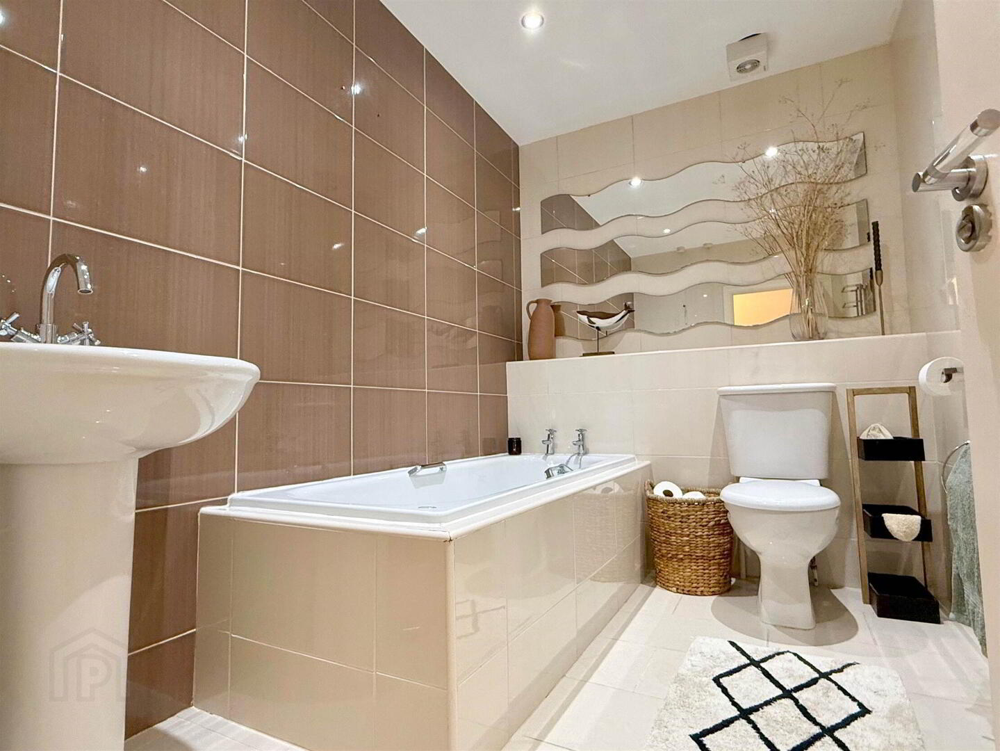 2 Minnowburn Mews 27 of 28