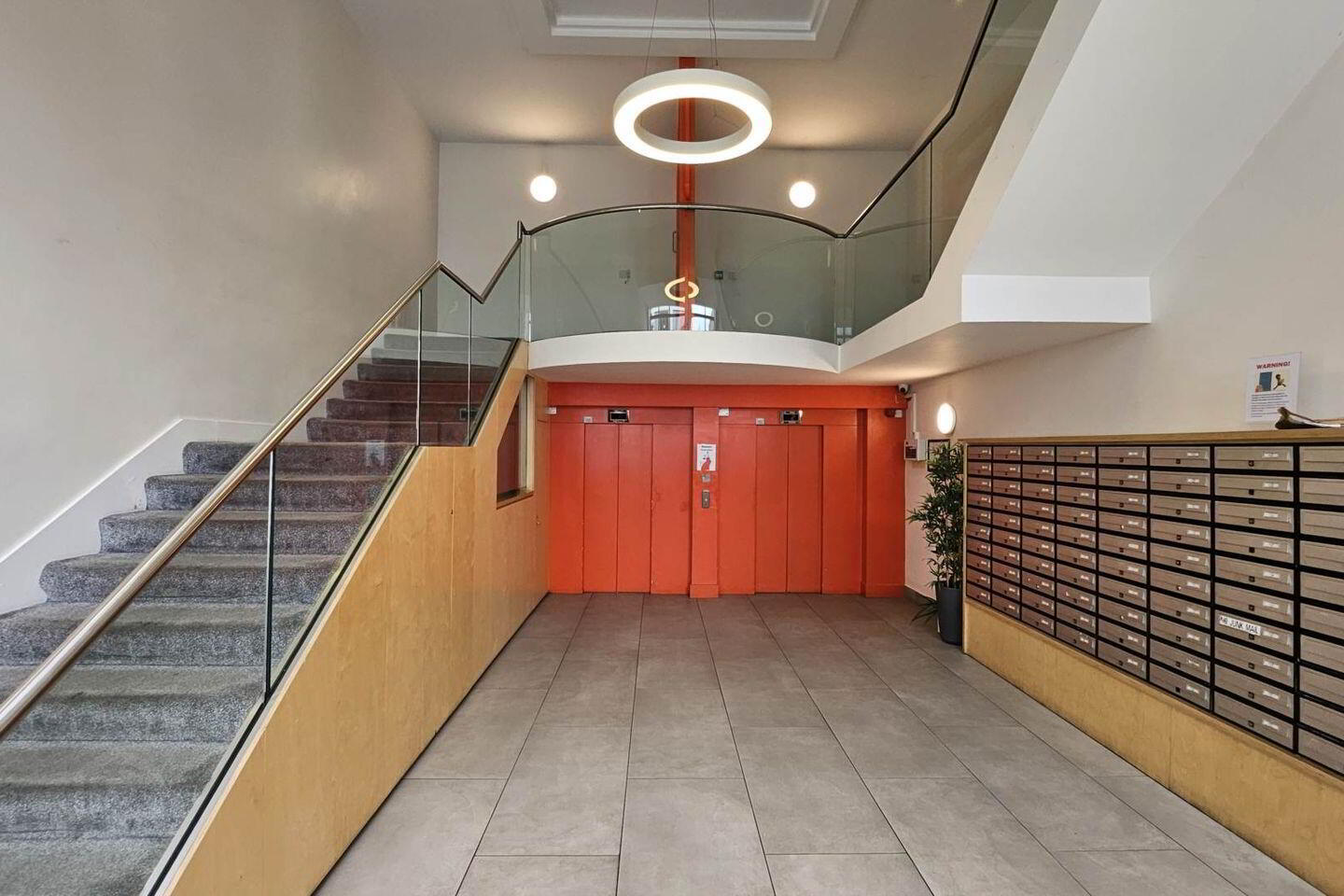 Apartment 156 King`s Court 2 of 10