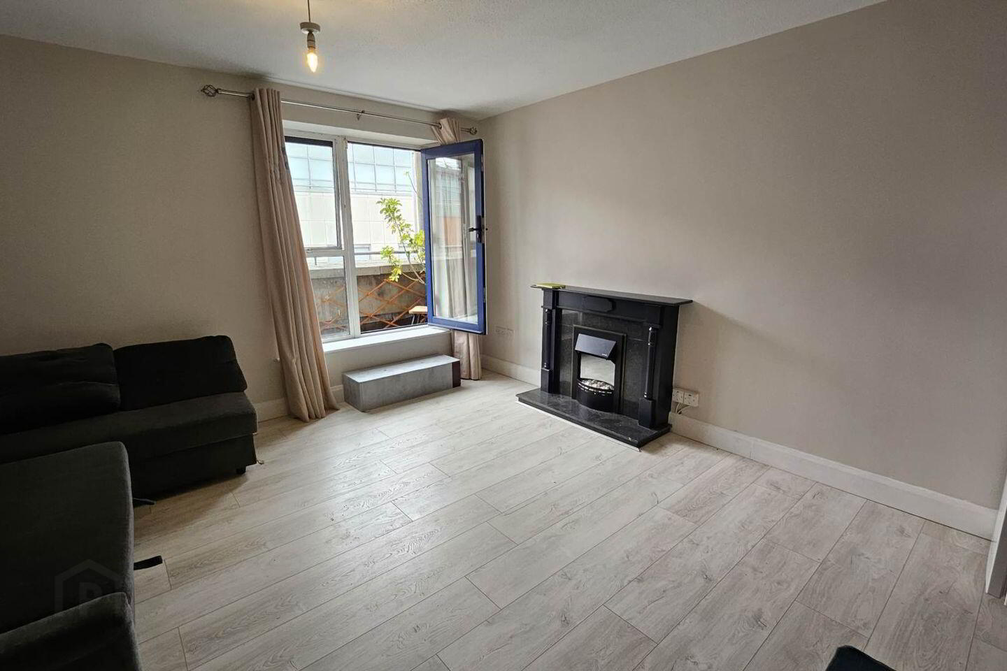 Apartment 156 King`s Court 3 of 10