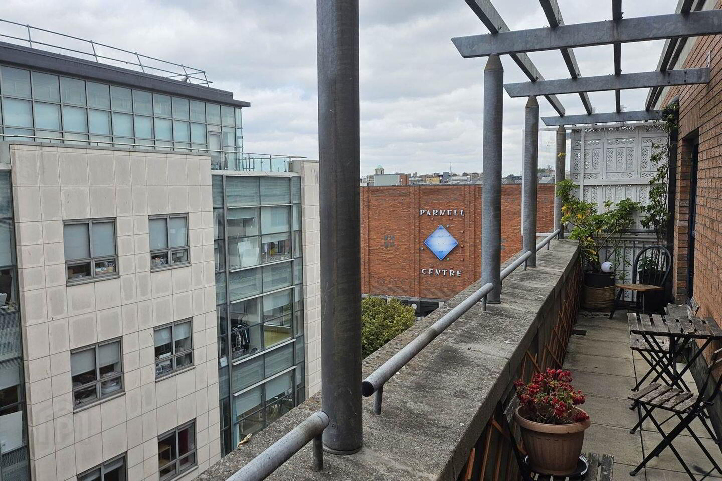 Apartment 156 King`s Court 10 of 10