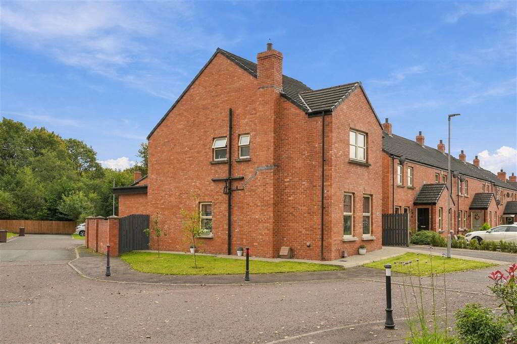 22 Eaton Fields 2 of 51