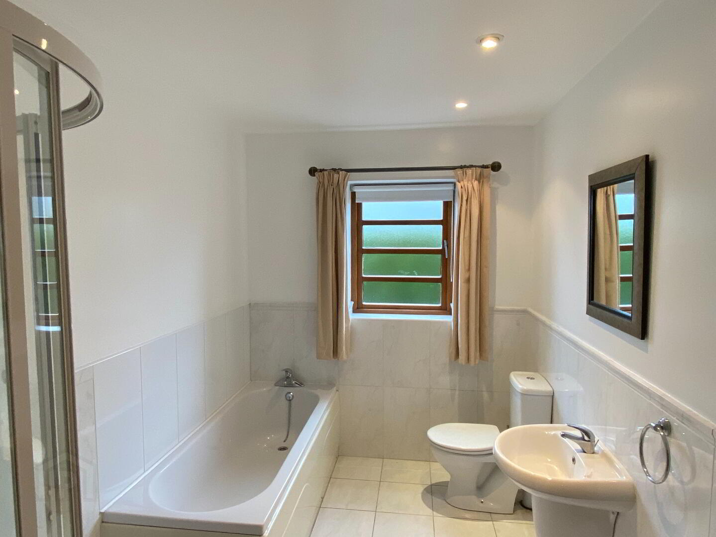 14 Altona Lodge, 69 Church Road 9 of 10