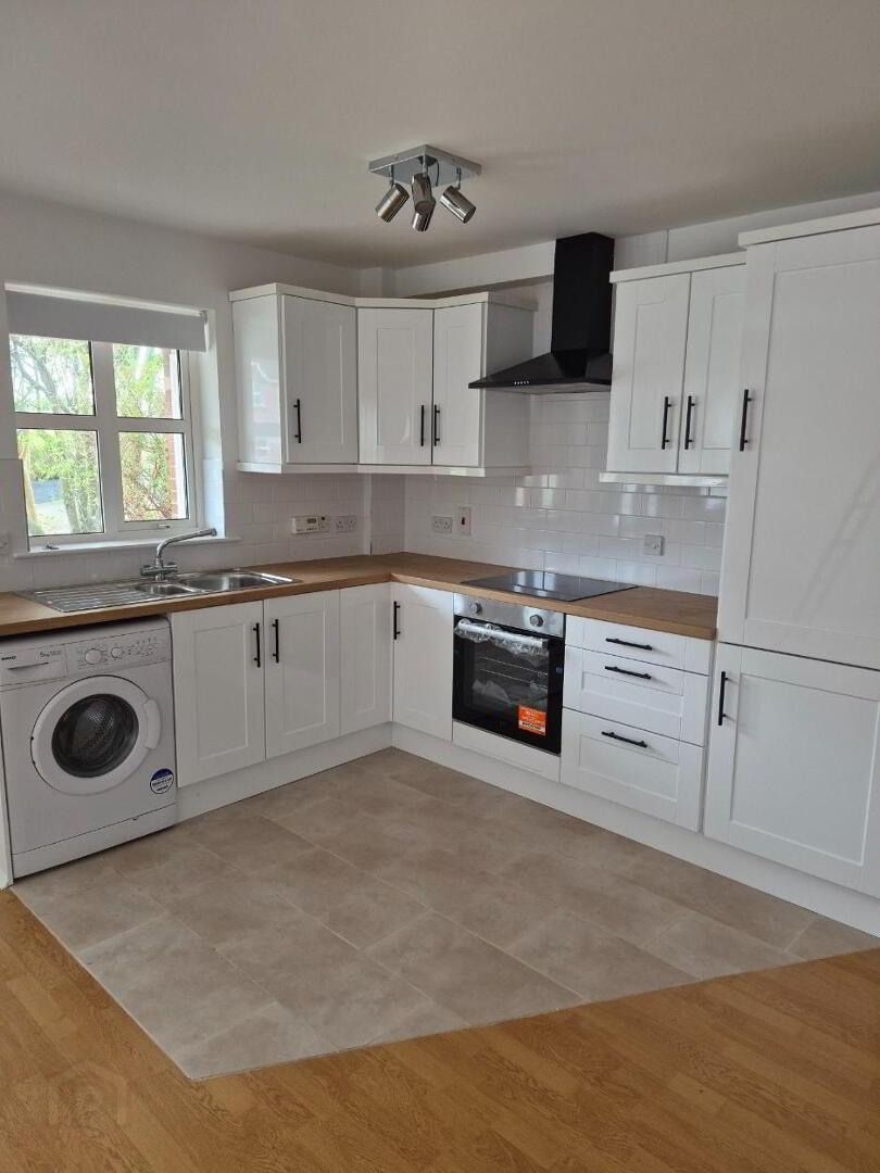 36 Whitethorn Avenue 3 of 11