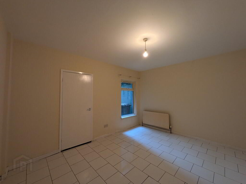 77 Albert Street 3 of 8