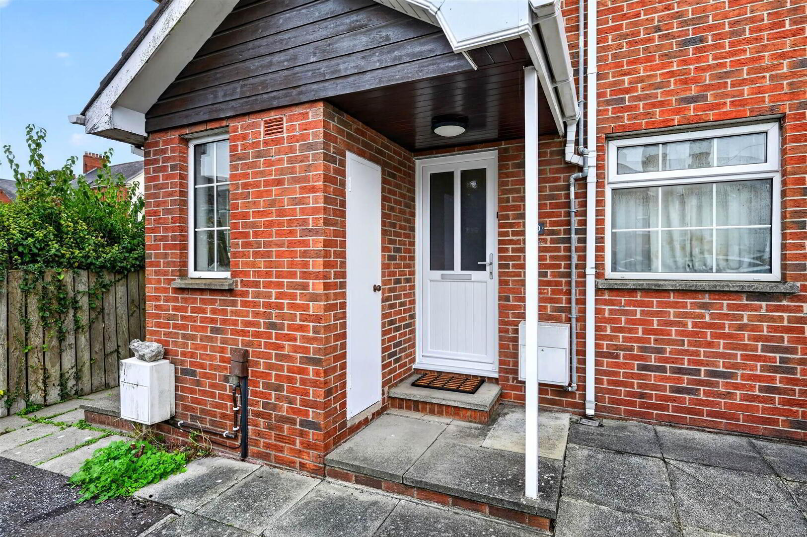 10 Earls Court 3 of 13