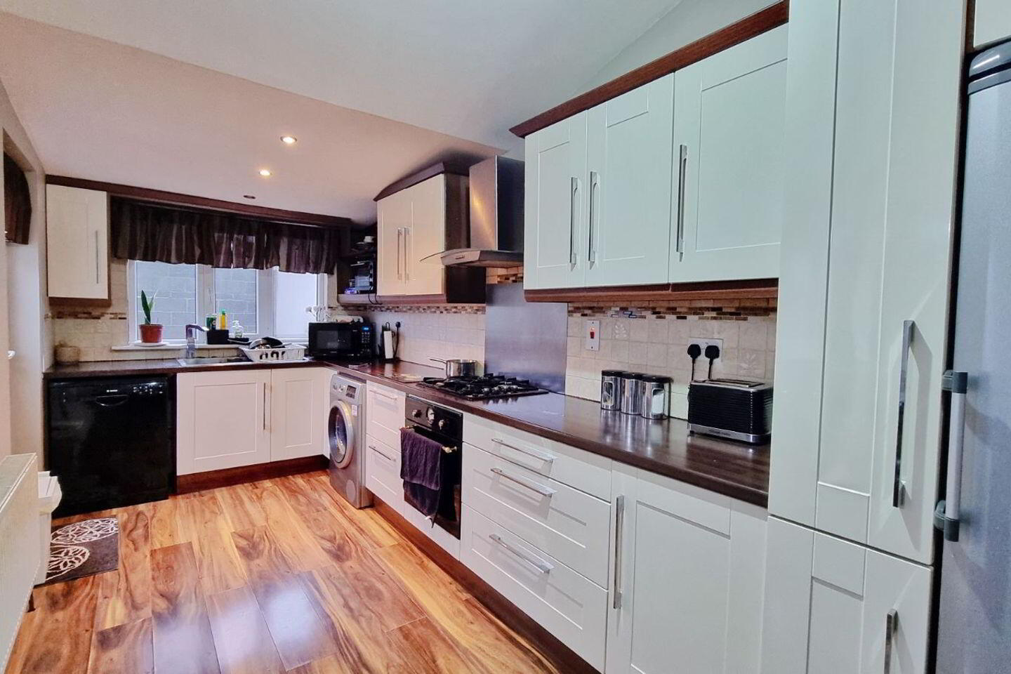 60 Palmers Crescent 3 of 20