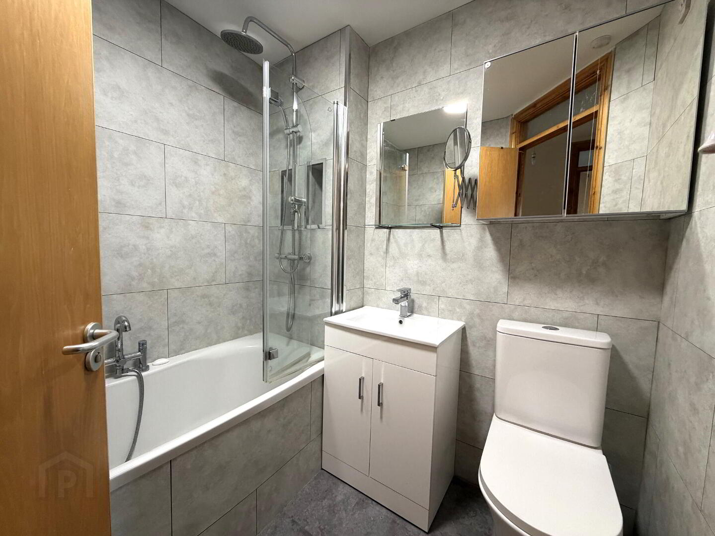 15 Langtry Court 8 of 8
