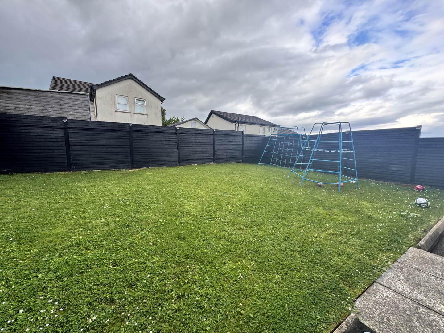 20 Leafield Park 30 of 30