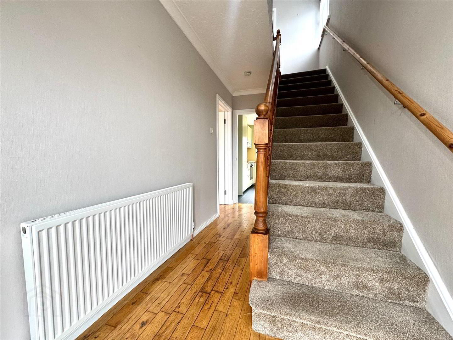 4 Rockland Crescent 2 of 15