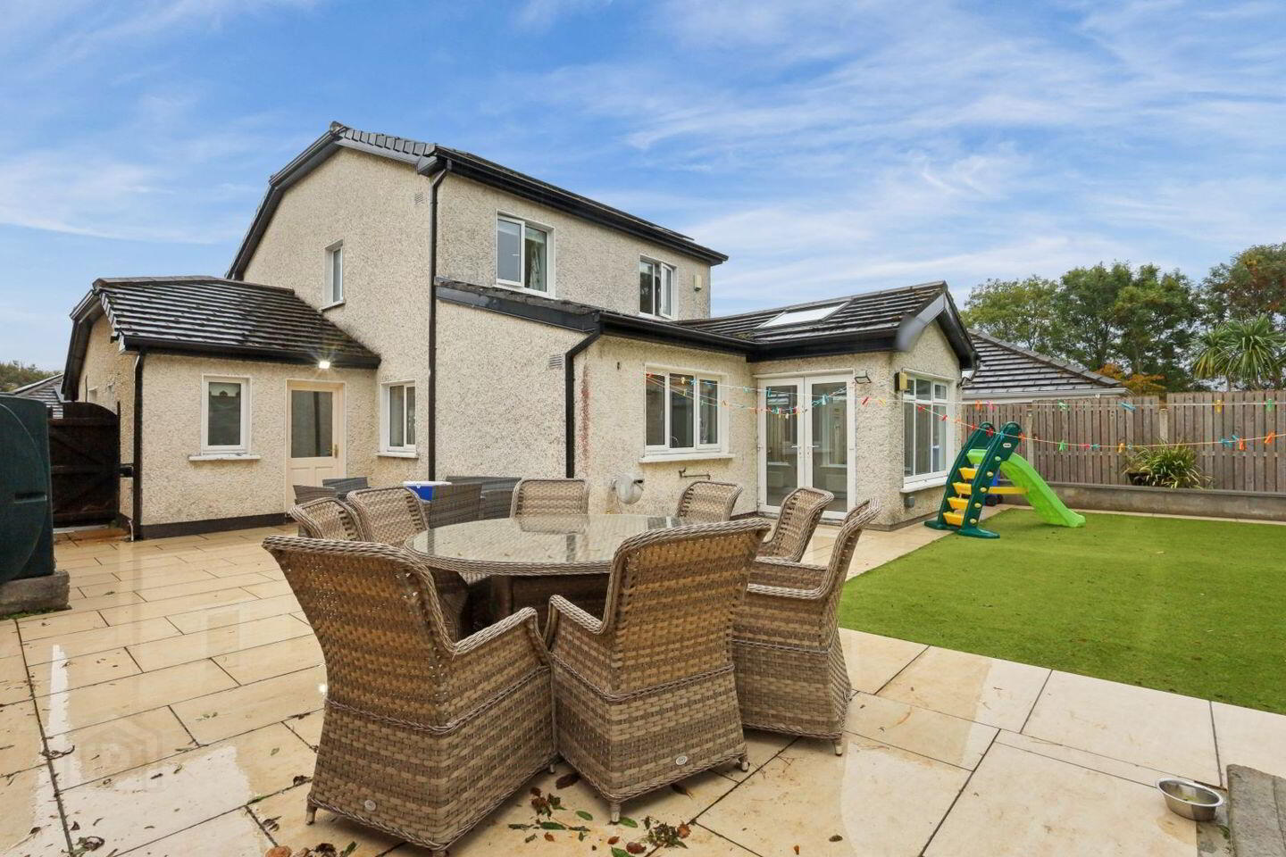 31 The Maples ( Plus LARGE KITCHEN EXTENSION) 3 of 37