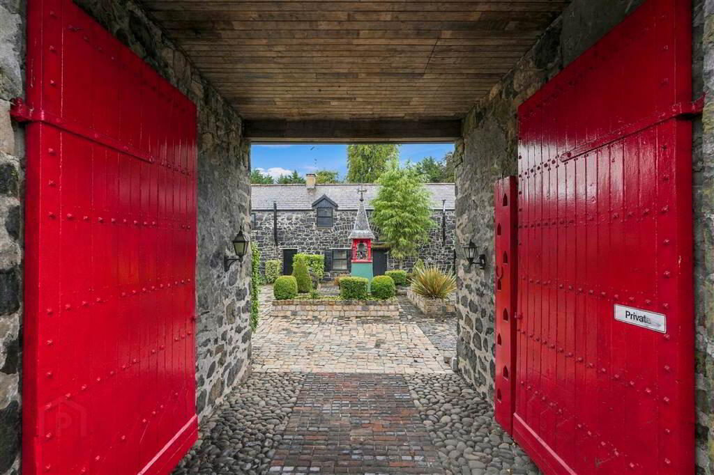 4 Ballygarvey Mews 2 of 53