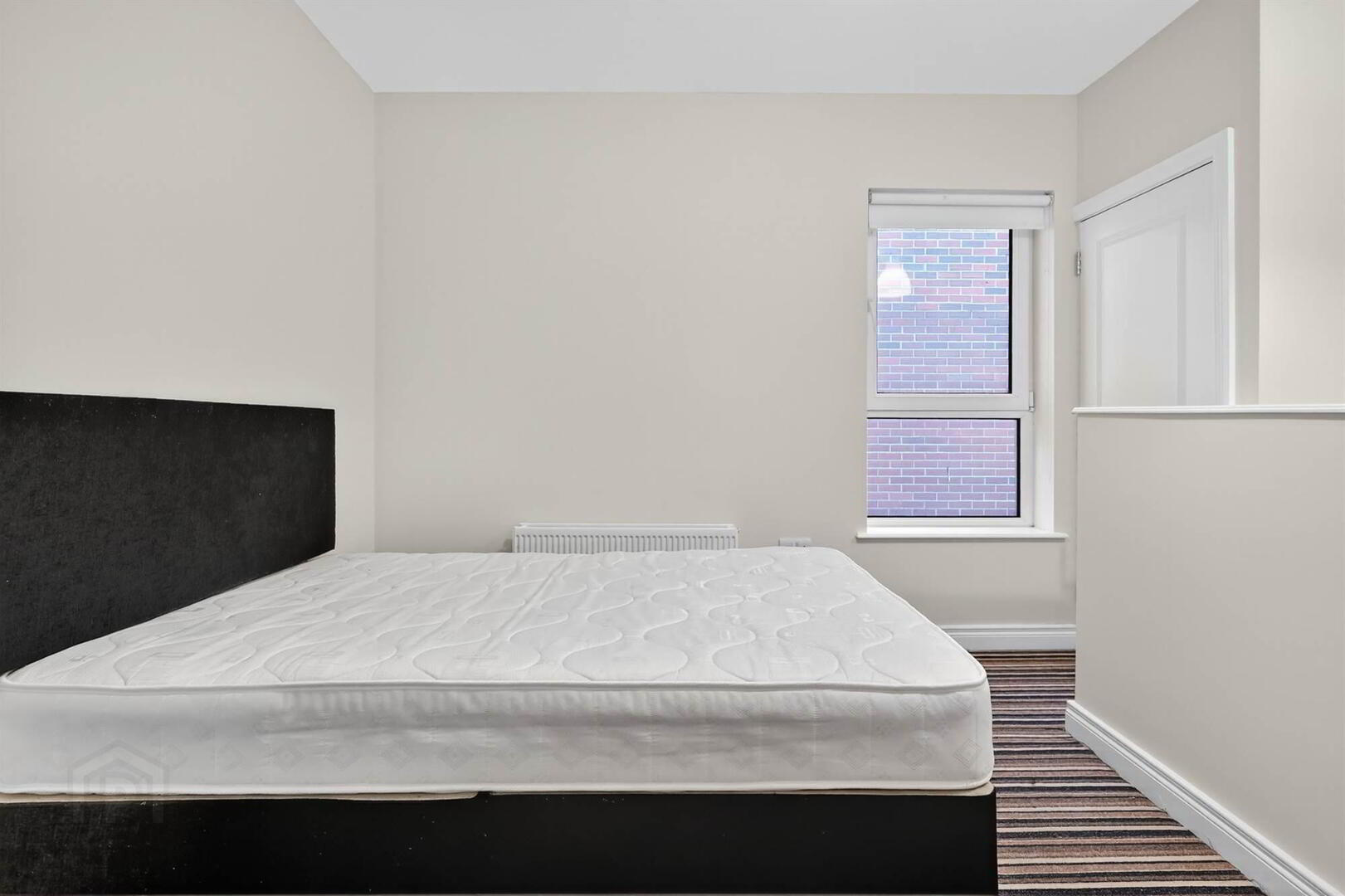 Apt 2, 18 Claremont Street 11 of 11