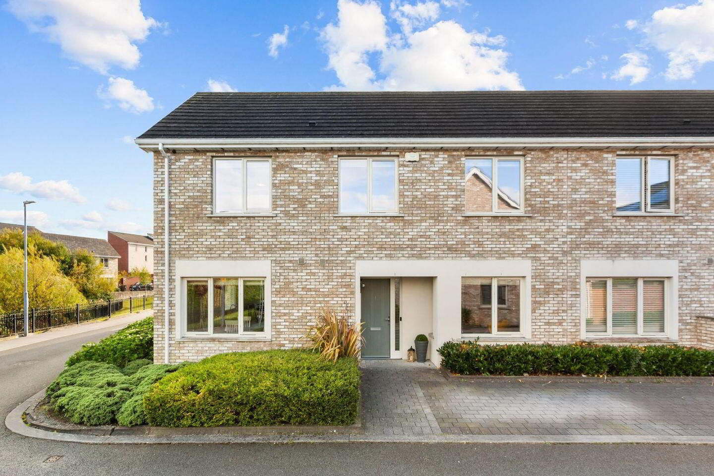 1 Phelan Way, Royal Canal Park, Ashtown D.15 1 of 19