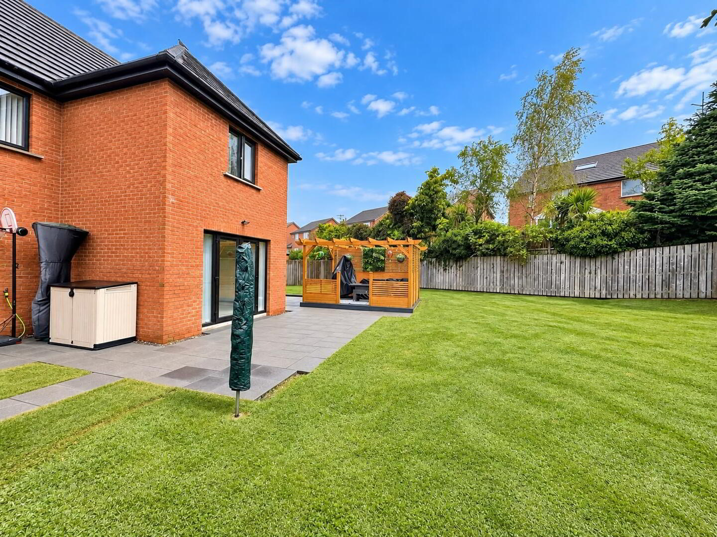 6 Highgrove Green 18 of 19