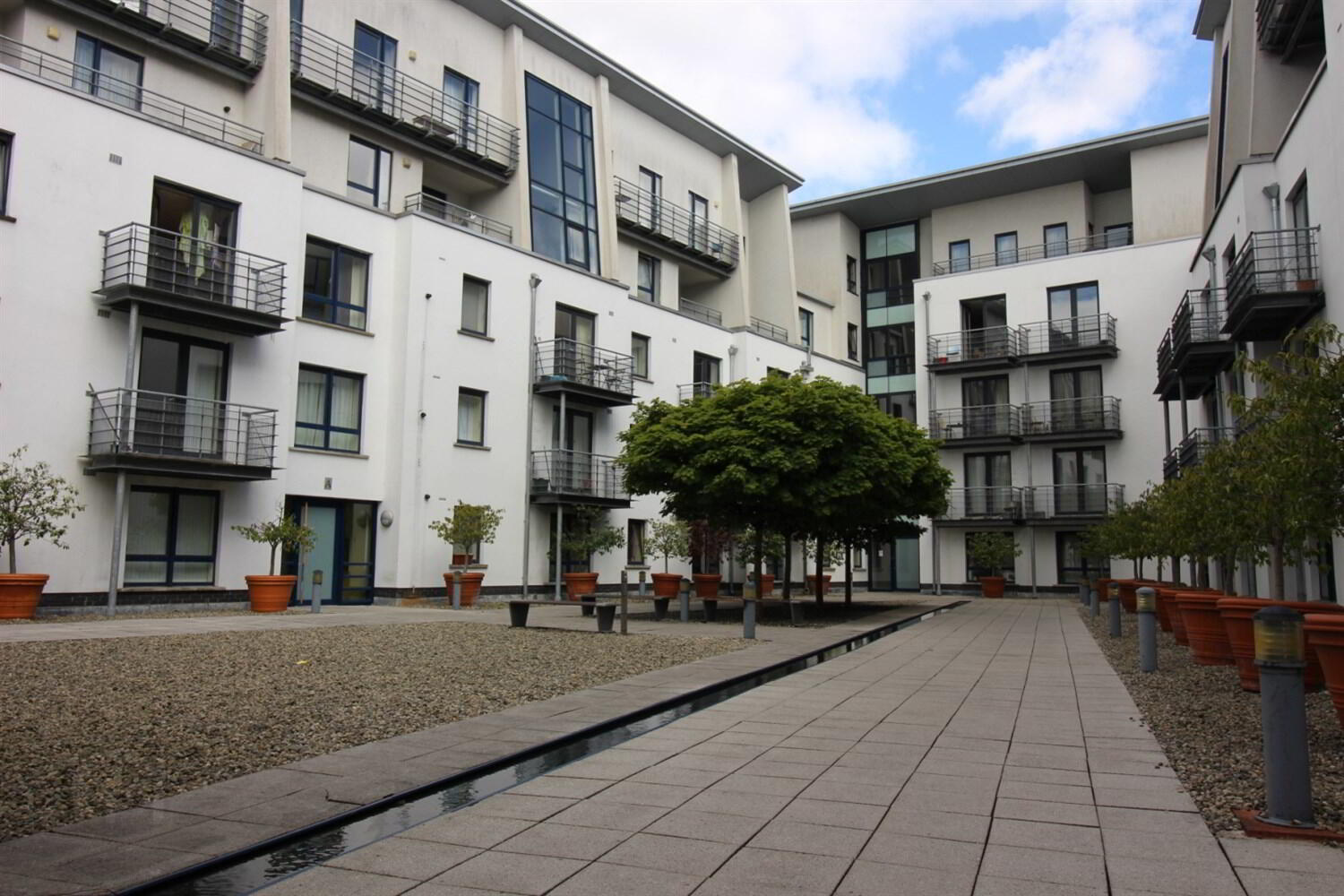 B1.3 Whitehall Square, 181 Sandy Row 1 of 8
