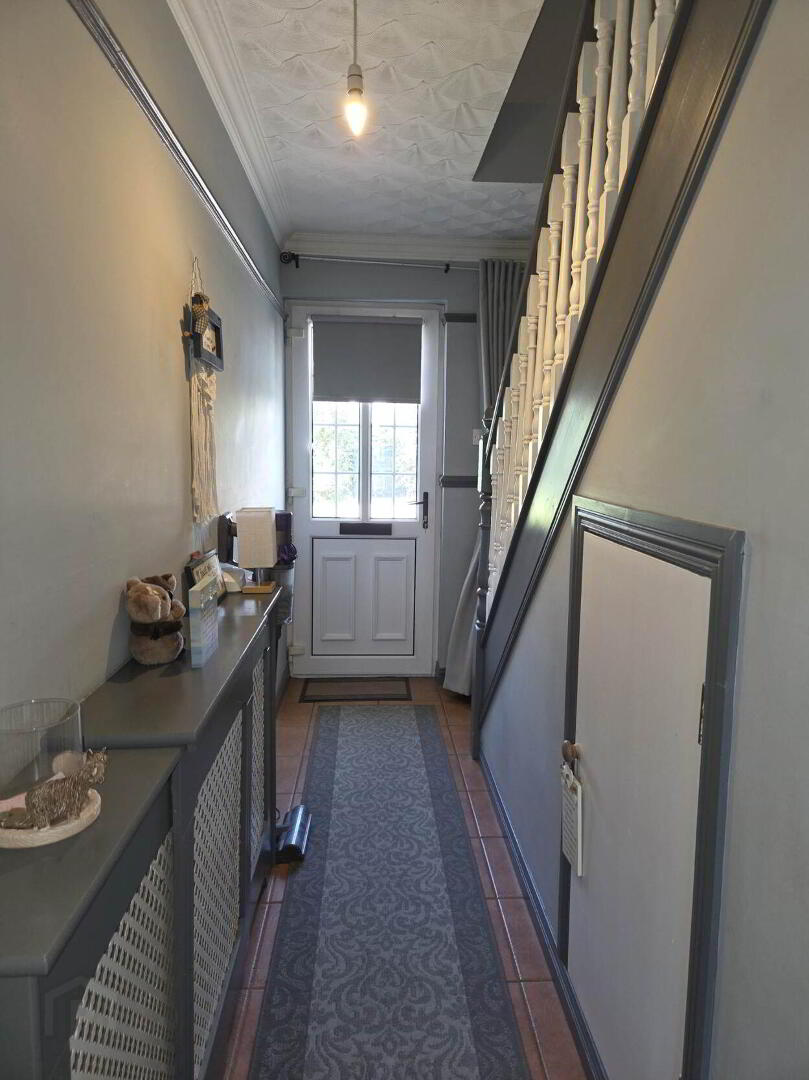 5 Whitehall Crescent 2 of 18