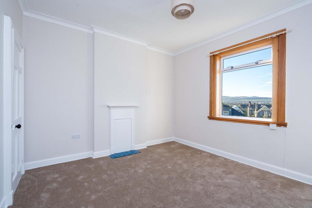 15 Forrester Road 3 of 25